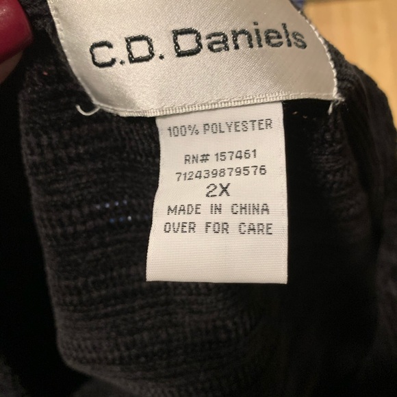 The Softest Black Quarter Sleeve Sweater - Picture 3 of 3